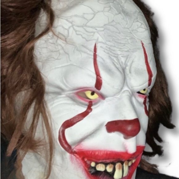 It’s Pennywise Scary Halloween Mask - Picture 3 of 6